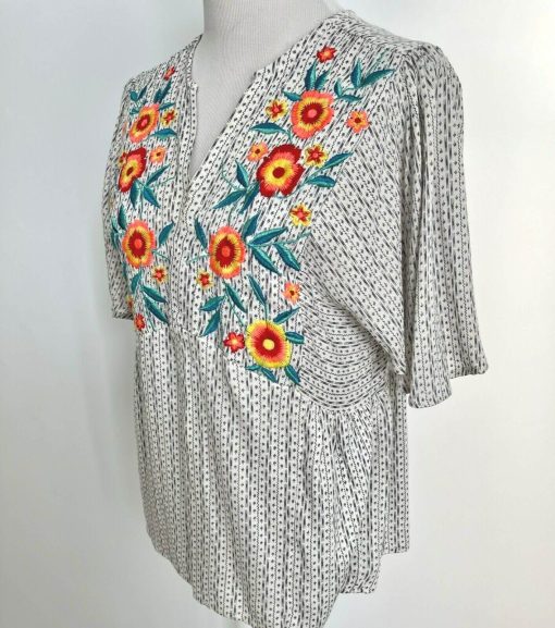 Floral Embroidery Blouse - Image 4