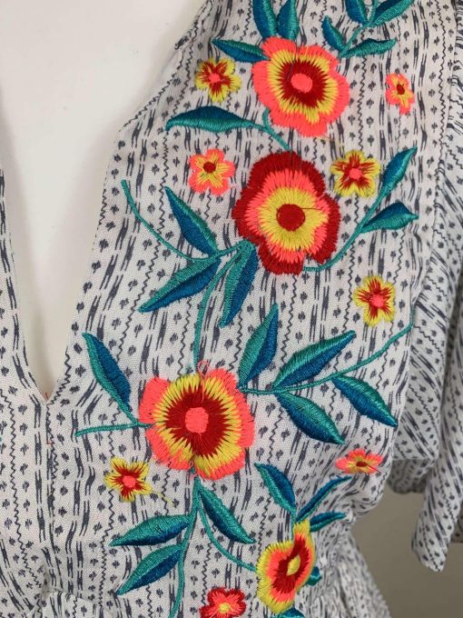 Floral Embroidery Blouse - Image 5