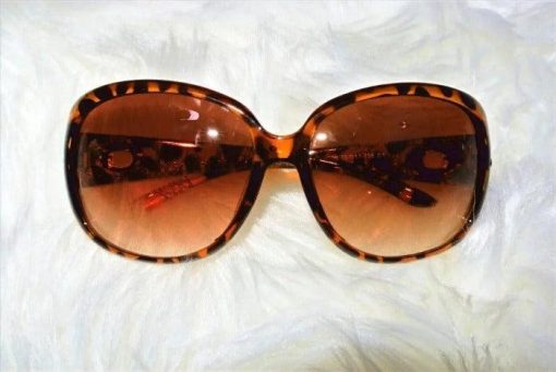 Grab and Run Sunglasses Sunglasses - Image 6