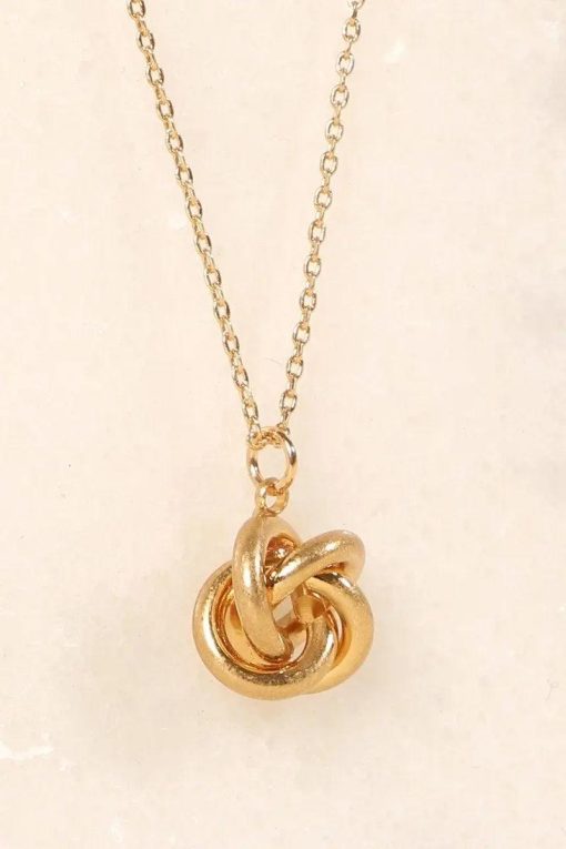 Celtic Knot Pendant Short Necklace Jewelry - Image 3