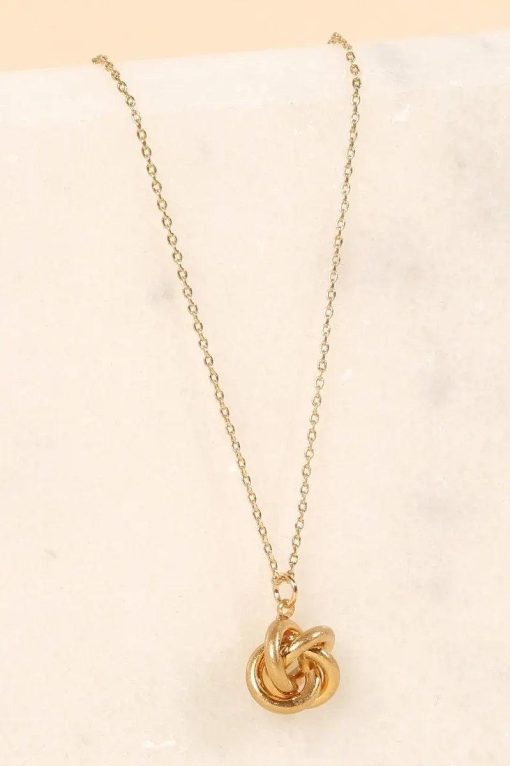 Celtic Knot Pendant Short Necklace Jewelry - Image 4