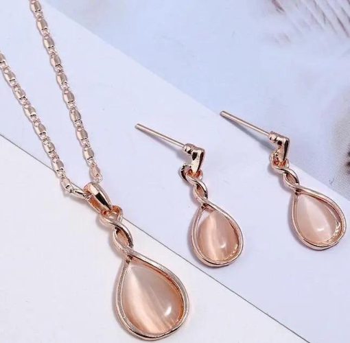 Luxurious Necklace & Earrings Set Jewelry - Image 3